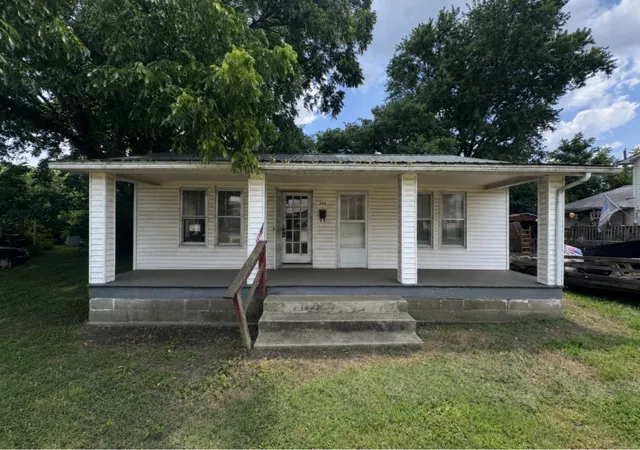 Homes for sale in Pulaski, TN | 209 Turner St, Pulaski, TN 38478 | MLS# 3262991