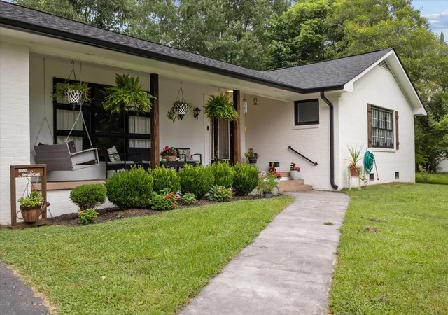 Homes for sale in Erin, TN | 4273 Main St W, Erin, TN 37061 | MLS# 3255931