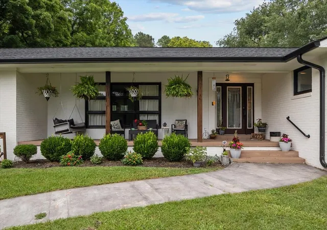 Homes for sale in Erin, TN | 4273 Main St W, Erin, TN 37061 | MLS# 3255931
