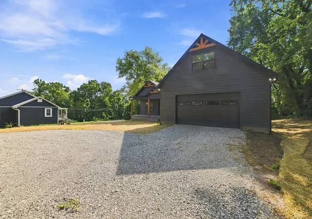 3rd image of 117 Nall Ave, Centerville, TN 37033 | MLS# 3256349