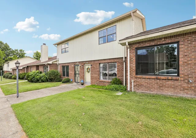 Photo 2 of Townhouse for sale at 254 Mayflower Ln N, Madison, TN 37115 | MLS# 3256526 | Listing updated on 2026-08-20