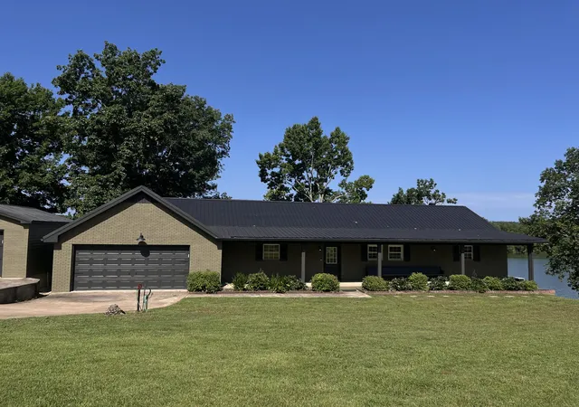 Homes for sale in Bumpus Mills, TN | 194 Lakeshore Cir, Bumpus Mills, TN 37028 | MLS# 3256417