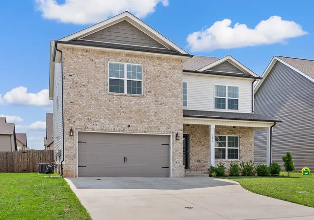 Homes for sale in Clarksville, TN | 1429 Kingbird Dr, Clarksville, TN 37040 | MLS# 3269678