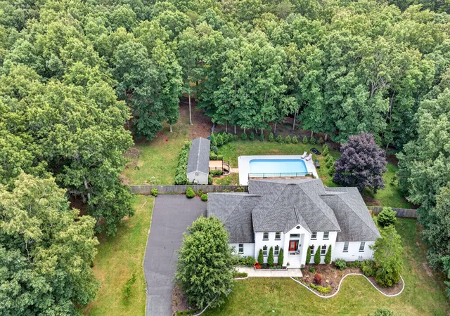 2nd image of 307 Laurel Cir, Crossville, TN 38555 | MLS# 3256456