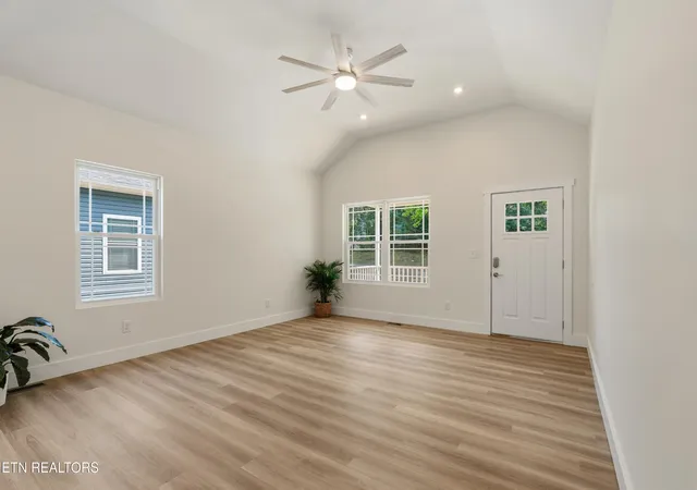 Photo 4 of Single family home for sale at 3442 Gap Rd, Knoxville, TN 37921 | MLS# 3528589 | Listing updated on 2026-08-31