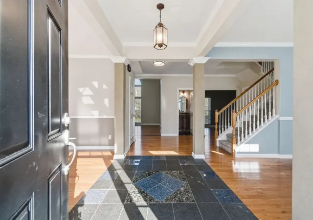 Photo 3 of Sale Pending at 1005 Valley Cvs Ct, Nashville, TN 37221 | MLS# 3256094 | Listing updated on 2026-09-02