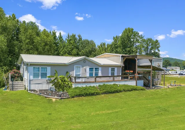 Homes for sale in Decaturville, TN | 869 Riverview Dr, Decaturville, TN 38329 | MLS# 3259920