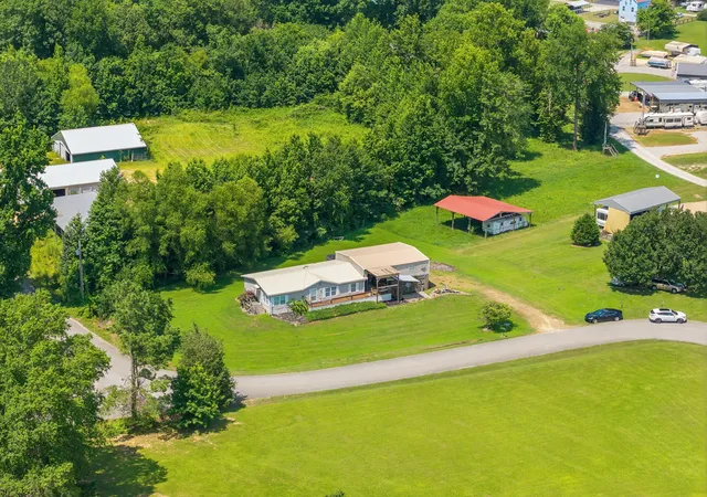 Homes for sale in Decaturville, TN | 869 Riverview Dr, Decaturville, TN 38329 | MLS# 3259920