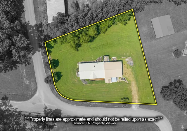 Homes for sale in Decaturville, TN | 869 Riverview Dr, Decaturville, TN 38329 | MLS# 3259920
