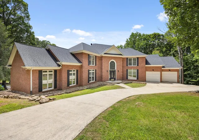 Homes for sale in South Pittsburg, TN | 310 Bluffs Road N, South Pittsburg, TN 37380 | MLS# 3256142