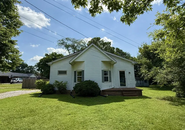 Homes for sale in Gallatin, TN | 629 Martha Ave, Gallatin, TN 37066 | MLS# 3256182
