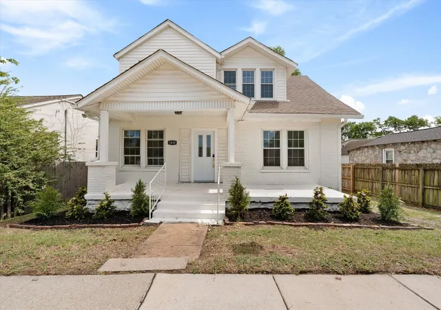 Photo 2 of Single family home for sale at 1030 28th Avenue N, Nashville, TN 37208 | MLS# 3258323 | Listing updated on 2026-09-04