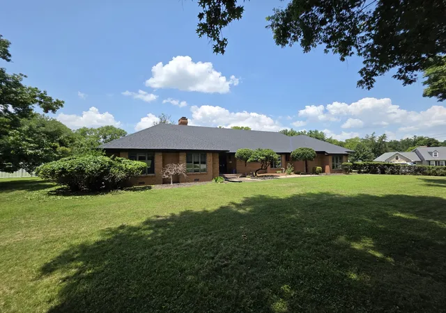 Photo 3 of Sale Pending at 101 Shady Cv, Old Hickory, TN 37138 | MLS# 3256245 | Listing updated on 2026-08-22