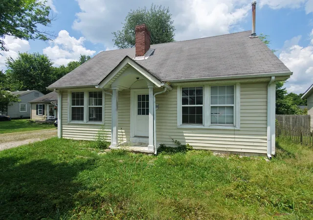 Photo 1 of Single family home for sale at 842 Richardson St, Clarksville, TN 37040 | MLS# 3602775 | Listing updated on 2026-10-25