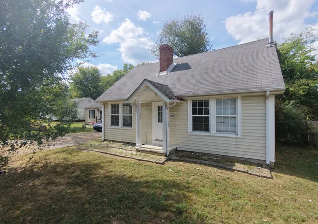 Photo 1 of Single family home for sale at 842 Richardson St, Clarksville, TN 37040 | MLS# 3602775 | Listing updated on 2026-10-25