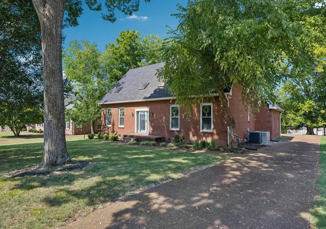 Photo 3 of Single family home for sale at 836 Rachel Dr, Goodlettsville, TN 37072 | MLS# 3259806 | Listing updated on 2026-10-03