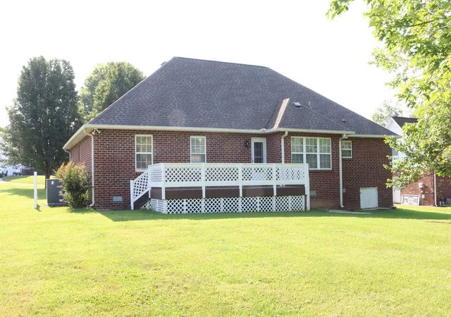 Homes for sale in Gallatin, TN | 332 Hazeltine Dr, Gallatin, TN 37066 | MLS# 3256406