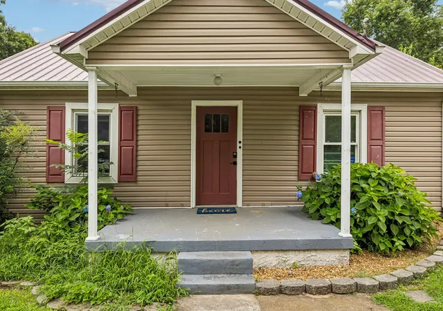 Homes for sale in Columbia, TN | 305 Eugene Rd, Columbia, TN 38401 | MLS# 3265730