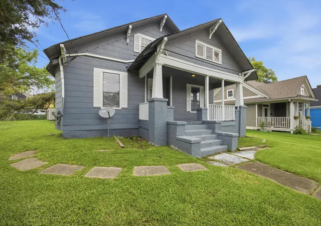 Homes for sale in Chattanooga, TN | 2111 Chamberlain Avenue, Chattanooga, TN 37404 | MLS# 3256344