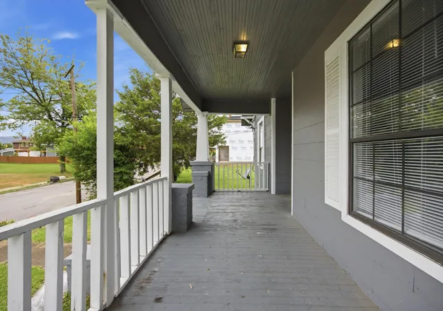 Homes for sale in Chattanooga, TN | 2111 Chamberlain Avenue, Chattanooga, TN 37404 | MLS# 3256344