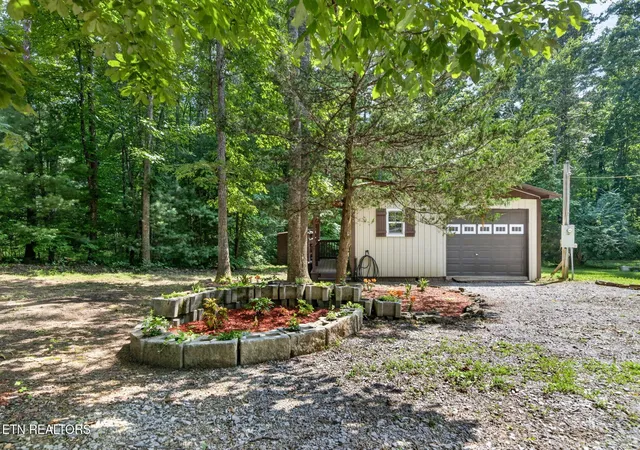 Homes for sale in Crossville, TN | 207 David Crockett Rd, Crossville, TN 38572 | MLS# 3256358