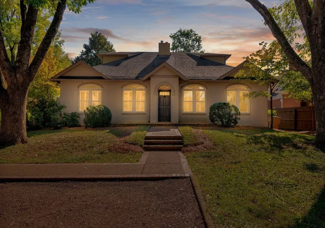 1st image of 203a Woodmont Cir, Nashville, TN 37205 | MLS# 3269746