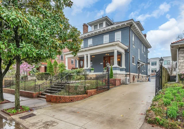 Photo 4 of Single family home for sale at 1619 18th Avenue S, Nashville, TN 37212 | MLS# 3264171 | Listing updated on 2026-08-30