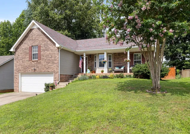 Photo 3 of Single family home for sale at 1461 Cedar Springs Cir, Clarksville, TN 37042 | MLS# 3261391 | Listing updated on 2026-10-29
