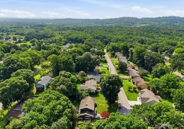 Homes for sale in Hixson, TN | 907 Wesley Dr, Hixson, TN 37343 | MLS# 3269817