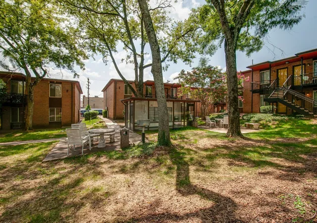 Homes for sale in Nashville, TN | 3600 Hillsboro Pike, Nashville, TN 37215 | Houzeo