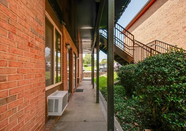 Homes for sale in Nashville, TN | 3600 Hillsboro Pike #E6, Nashville, TN 37215 | MLS# 3262911