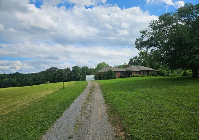 3rd image of 6931 Herbert Shannon Rd, Springfield, TN 37172 | MLS# 3256559