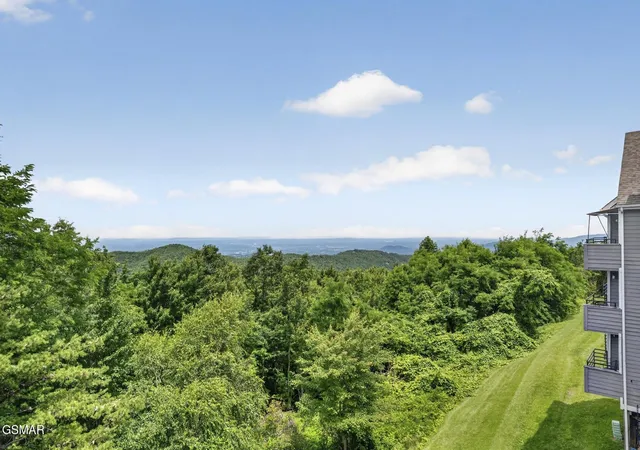 4th image of 1260 Ski View Dr #APT 4302, Gatlinburg, TN 37738 | MLS# 3278416