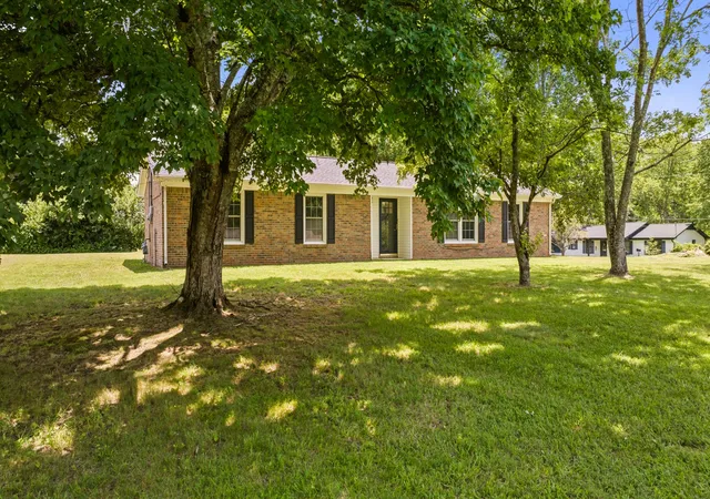 Homes for sale in Fayetteville, TN | 4 Park St, Fayetteville, TN 37334 | MLS# 3263244
