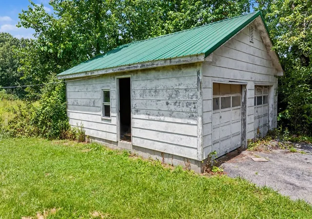 3rd image of 376 Ky 85 E, Centertown, KY 42328 | MLS# 3256543