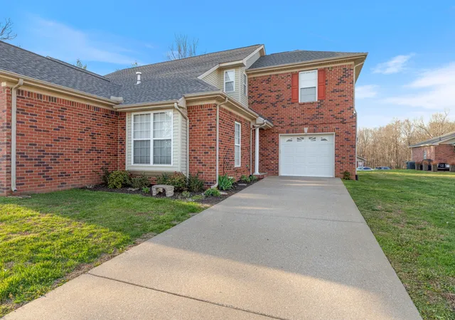 Homes for sale in Dickson, TN | 519 Bradford Dr, Dickson, TN 37055 | MLS# 3256609