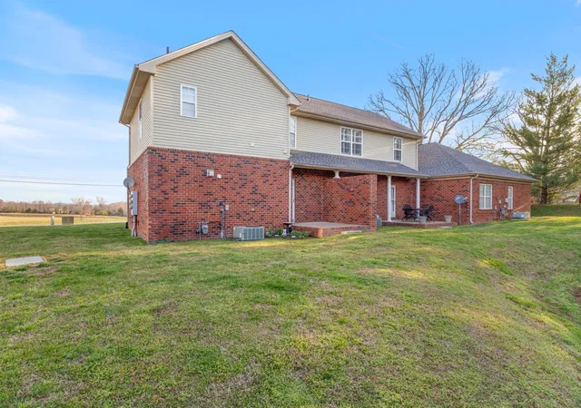 Homes for sale in Dickson, TN | 519 Bradford Dr, Dickson, TN 37055 | MLS# 3256609