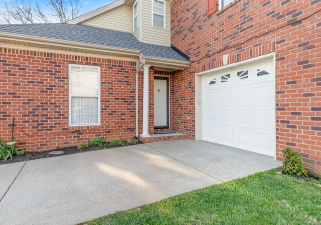 Photo 3 of Sale Pending at 519 Bradford Dr, Dickson, TN 37055 | MLS# 3256609 | Listing updated on 2026-08-25