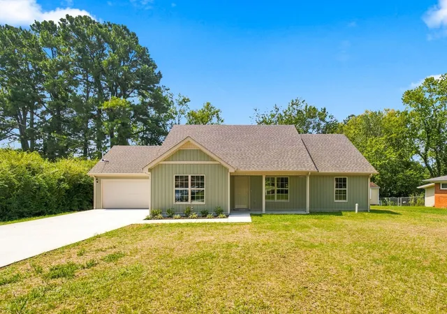 1st image of 257 Hendrixon Dr, Manchester, TN 37355 | MLS# 3259752