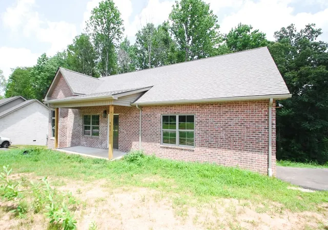 Homes for sale in Sparta, TN | 401 Crossvine Rd, Sparta, TN 38583 | MLS# 3256646