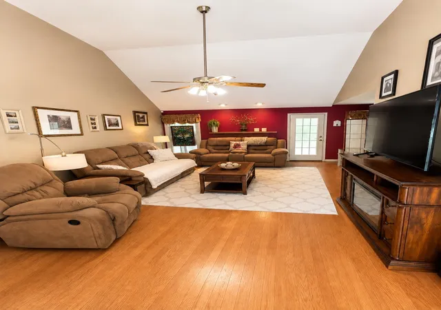 Photo 2 of Single family home for sale at 309 Harold Dr, Clarksville, TN 37040 | MLS# 3297882 | Listing updated on 2026-09-12