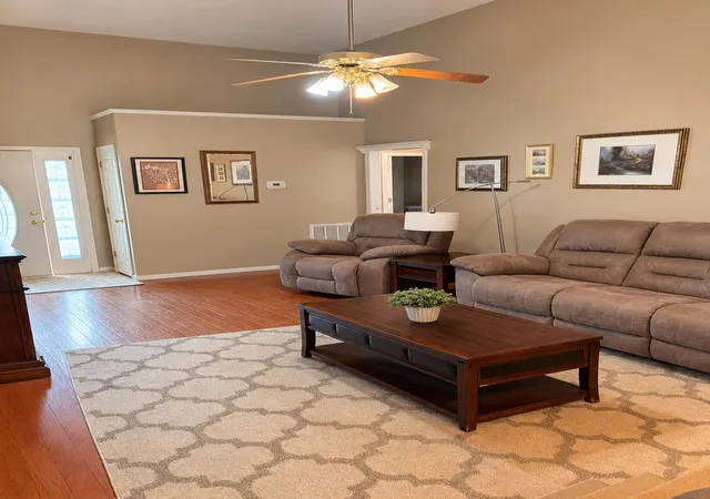 Photo 3 of Single family home for sale at 309 Harold Dr, Clarksville, TN 37040 | MLS# 3297882 | Listing updated on 2026-09-12
