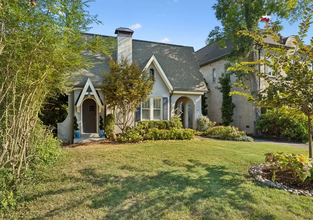 Single family home for sale at 2508 Westwood Ave, Nashville, TN 37212 | MLS# 3256702