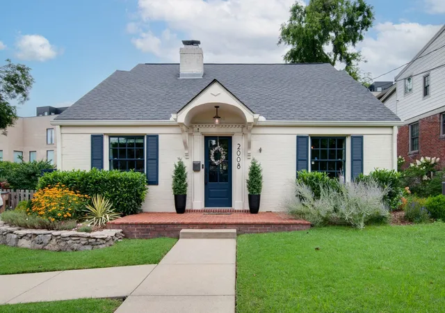Photo 2 of Single family home for sale at 2008 Beechwood Ave, Nashville, TN 37212 | MLS# 3543064 | Listing updated on 2026-09-22