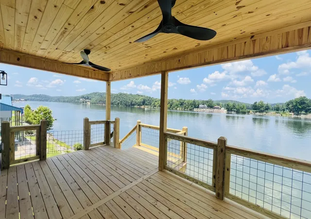 Homes for sale in Clifton, TN | 1109 River Front Dr, Clifton, TN 38425 | MLS# 3260230