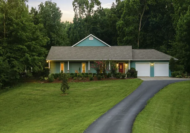 Homes for sale in Bowling Green, KY | 1766 Hunts Ln, Bowling Green, KY 42103 | MLS# 3256704
