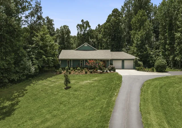 Homes for sale in Bowling Green, KY | 1766 Hunts Ln, Bowling Green, KY 42103 | MLS# 3256704