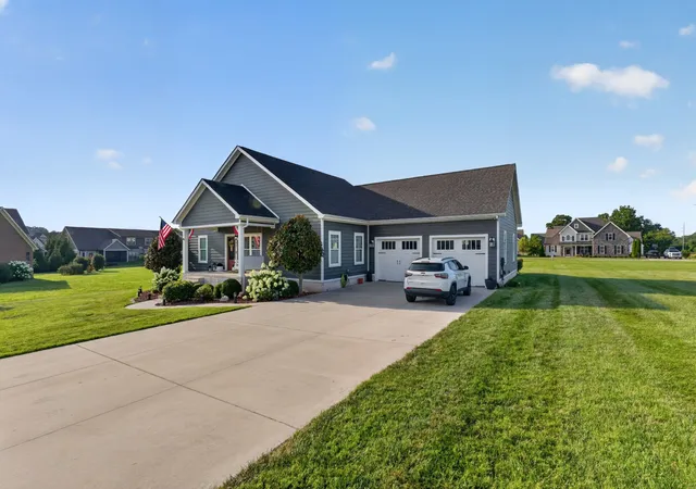 Homes for sale in Winchester, TN | 102 Cannonball Ct, Winchester, TN 37398 | MLS# 3258338