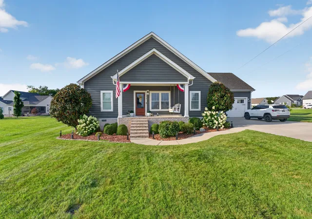Homes for sale in Winchester, TN | 102 Cannonball Ct, Winchester, TN 37398 | MLS# 3258338