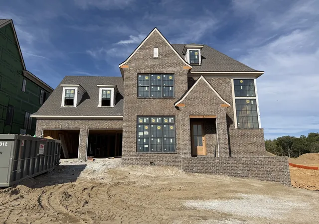 Photo 1 of Single family home for sale at 121 Dulwich Dr, Franklin, TN 37064 | MLS# 3288190 | Listing updated on 2026-09-29